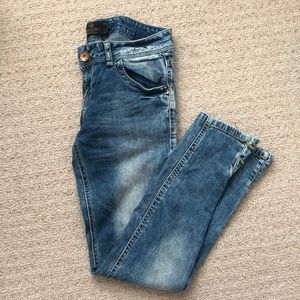 RARE  Pull&Bear Distressed Jeans